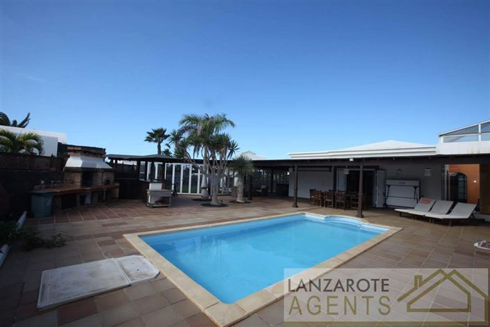 Image No.1-3 Bed Villa for sale