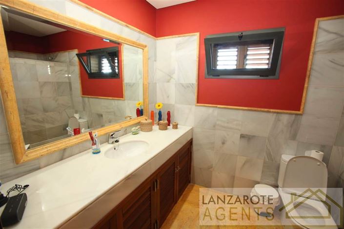 Image No.12-3 Bed Villa for sale