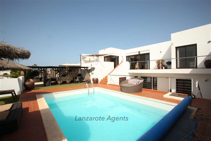 Image No.2-4 Bed Villa for sale