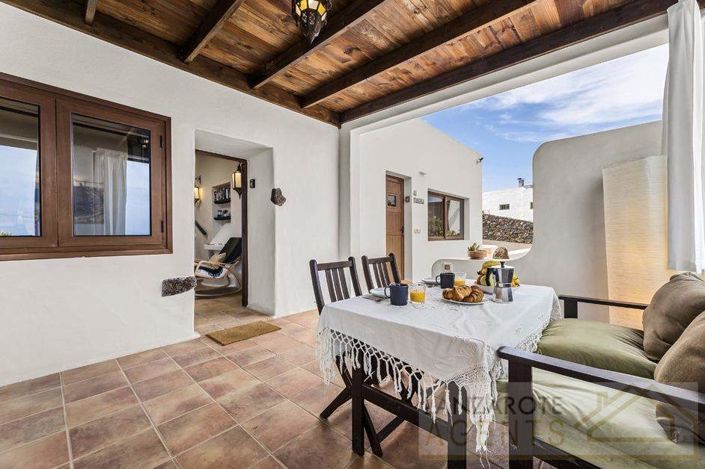 Image No.3-4 Bed Villa for sale