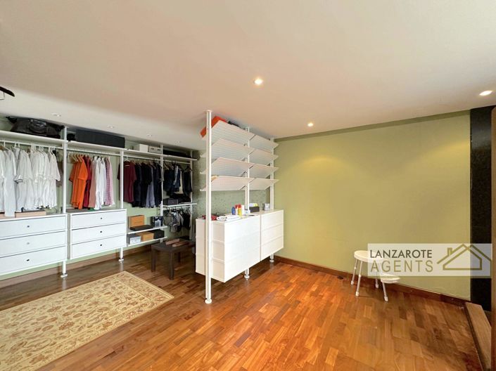 Image No.19-4 Bed Villa for sale