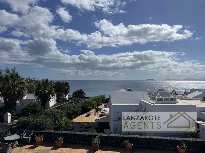 Image No.2-4 Bed Villa for sale