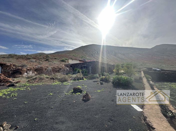 Image No.20-2 Bed Farmhouse for sale