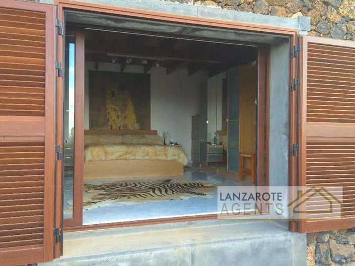 Image No.9-2 Bed Farmhouse for sale