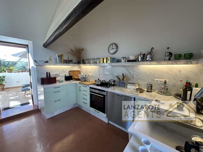 Image No.2-4 Bed Villa for sale