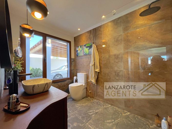 Image No.21-3 Bed Villa for sale