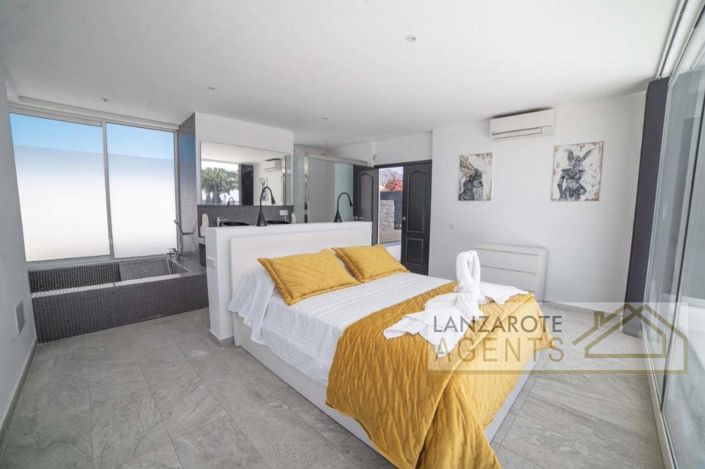 Image No.7-4 Bed Villa for sale