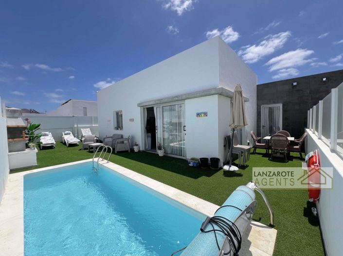 Image No.1-3 Bed Villa for sale