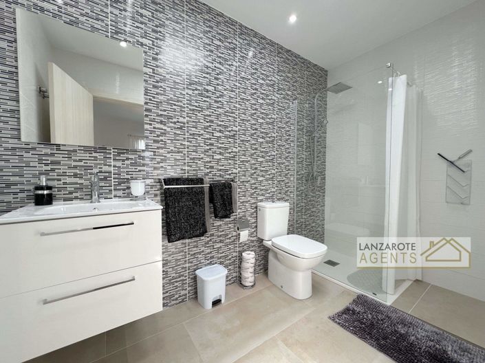 Image No.14-3 Bed Villa for sale