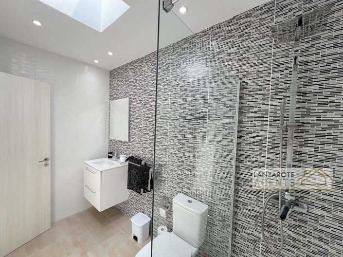 Image No.15-3 Bed Villa for sale