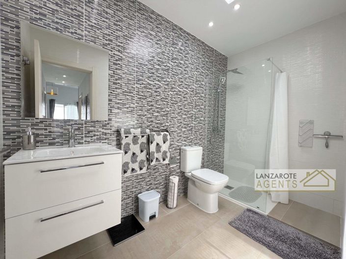 Image No.18-3 Bed Villa for sale