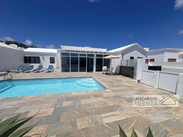 Image No.1-4 Bed Villa for sale