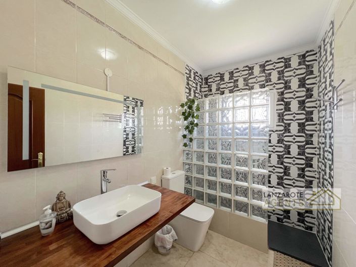 Image No.17-6 Bed Villa for sale