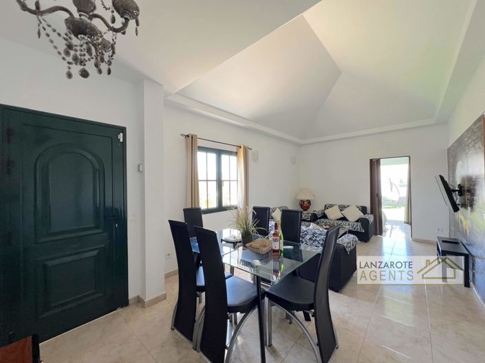 Image No.2-6 Bed Villa for sale