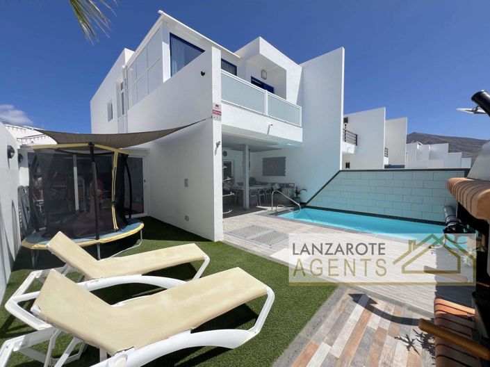 Image No.1-4 Bed Villa for sale