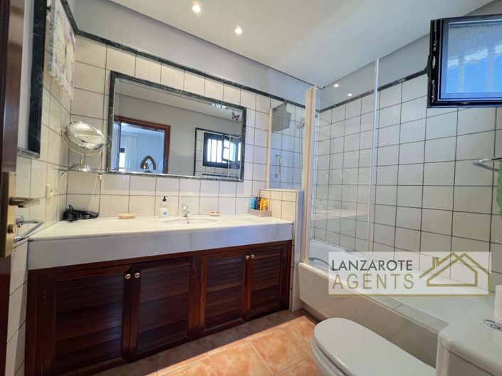 Image No.17-2 Bed Villa for sale