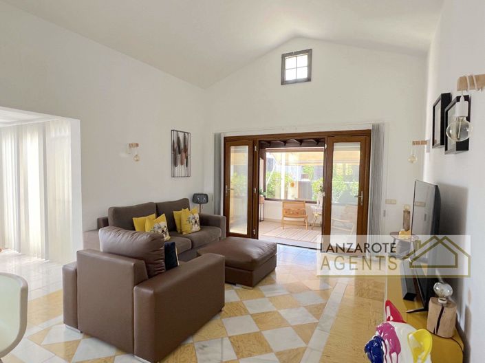 Image No.4-2 Bed Villa for sale