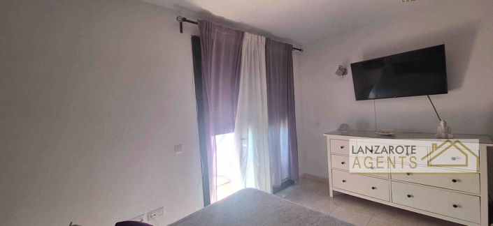 Image No.18-3 Bed House for sale