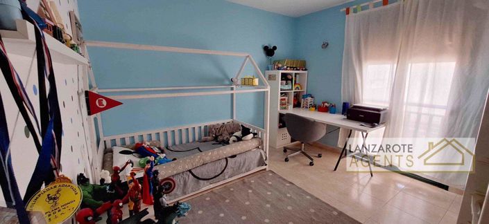 Image No.20-3 Bed House for sale