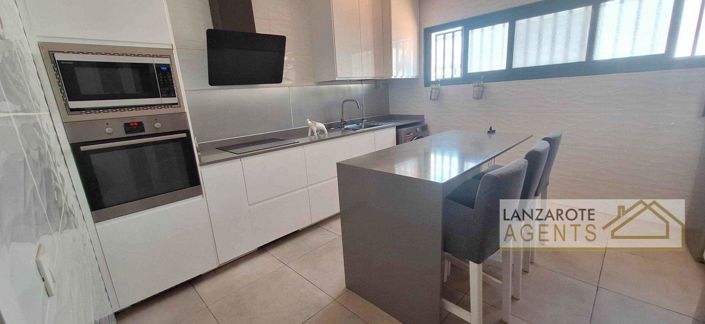 Image No.6-3 Bed House for sale