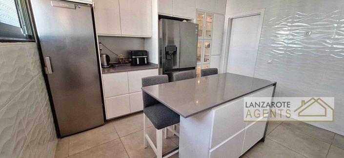 Image No.7-3 Bed House for sale