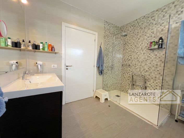 Image No.9-2 Bed Villa for sale