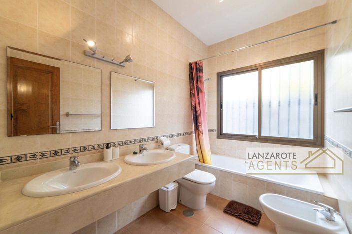 Image No.17-3 Bed Villa for sale