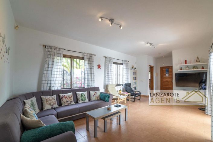 Image No.2-3 Bed Villa for sale