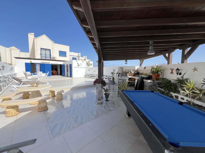 Image No.1-3 Bed Villa for sale