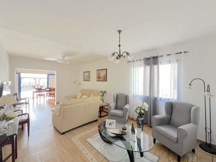 Image No.2-3 Bed Villa for sale