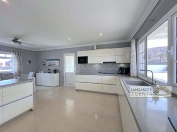 6994d63f-1af0-7802-8b91-c68428696aa4