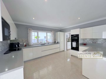 1c18c029-65ee-a314-eff0-7855fc3a1595