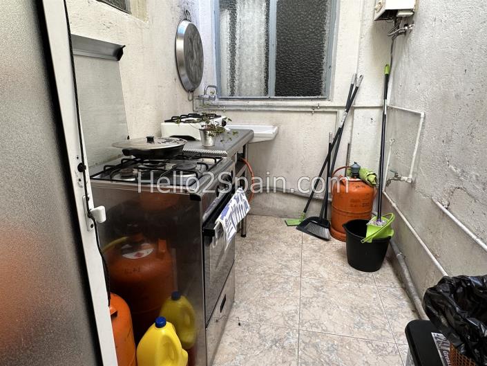 Image No.12-5 Bed Townhouse for sale