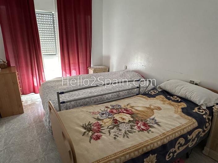 Image No.14-5 Bed Townhouse for sale