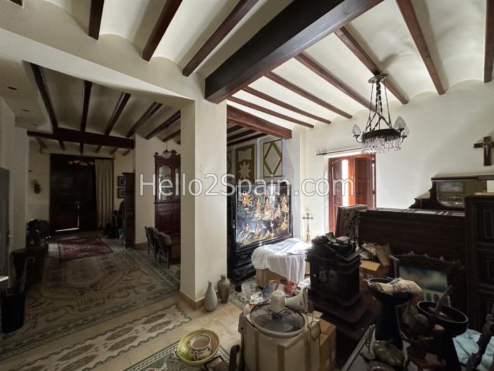 Image No.16-8 Bed Townhouse for sale