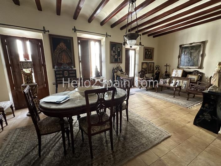 Image No.20-8 Bed Townhouse for sale