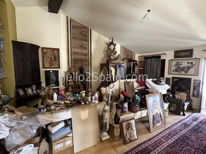 Image No.38-8 Bed Townhouse for sale