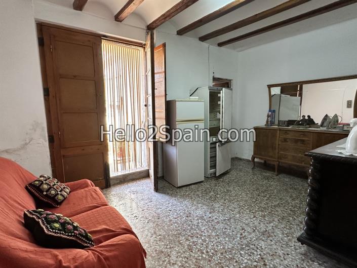 Image No.11-7 Bed Townhouse for sale