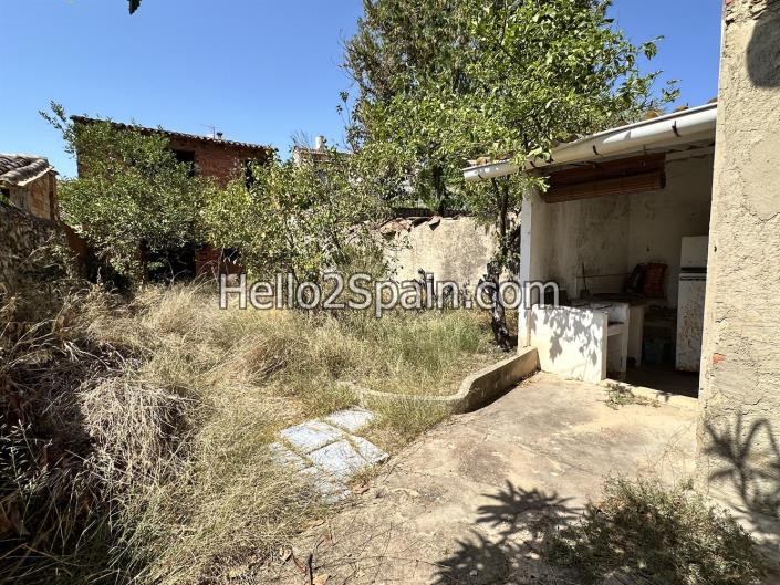 Image No.16-7 Bed Townhouse for sale