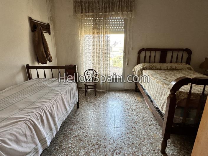 Image No.28-7 Bed Townhouse for sale