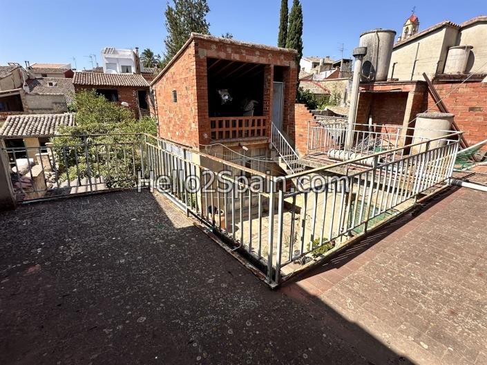 Image No.29-7 Bed Townhouse for sale