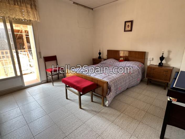 Image No.30-7 Bed Townhouse for sale