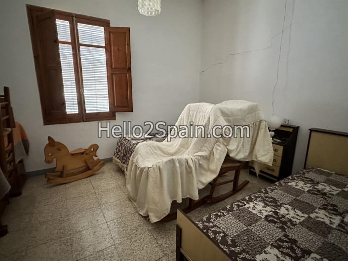 Image No.35-7 Bed Townhouse for sale