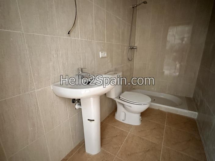 Image No.14-4 Bed Townhouse for sale