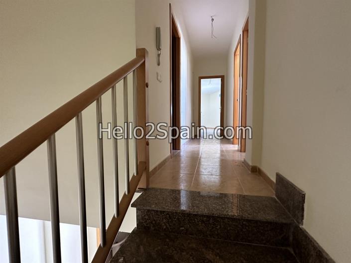 Image No.15-4 Bed Townhouse for sale