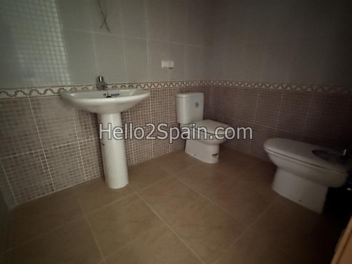 Image No.20-4 Bed Townhouse for sale