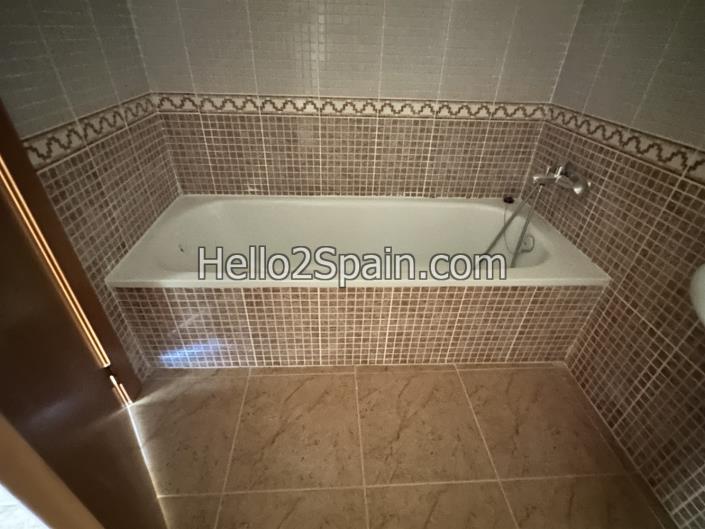 Image No.21-4 Bed Townhouse for sale