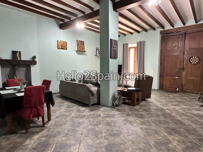 Image No.8-5 Bed House for sale