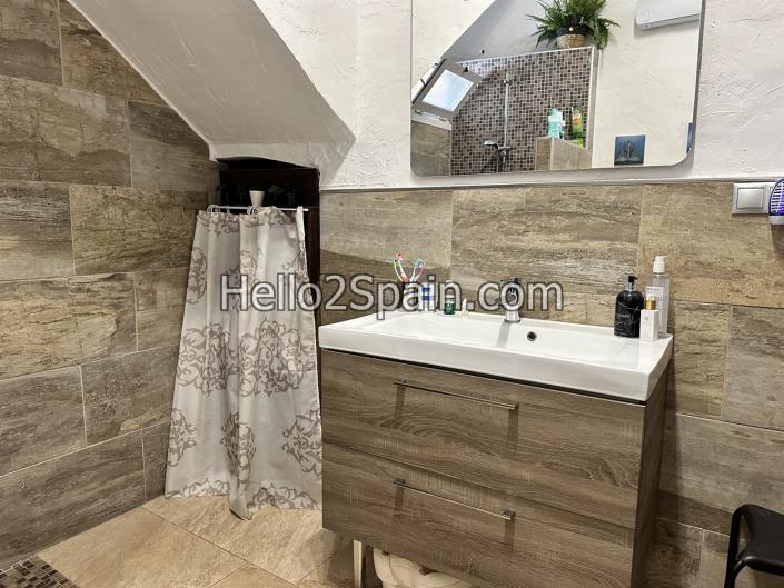 Image No.16-5 Bed House for sale