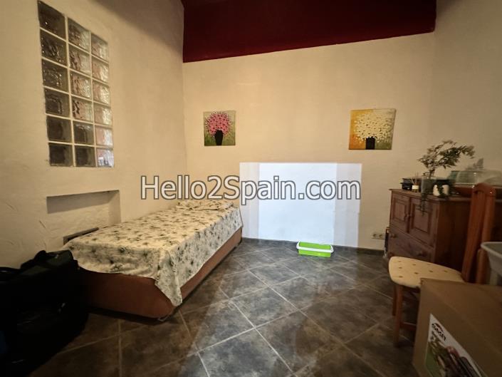 Image No.23-5 Bed House for sale